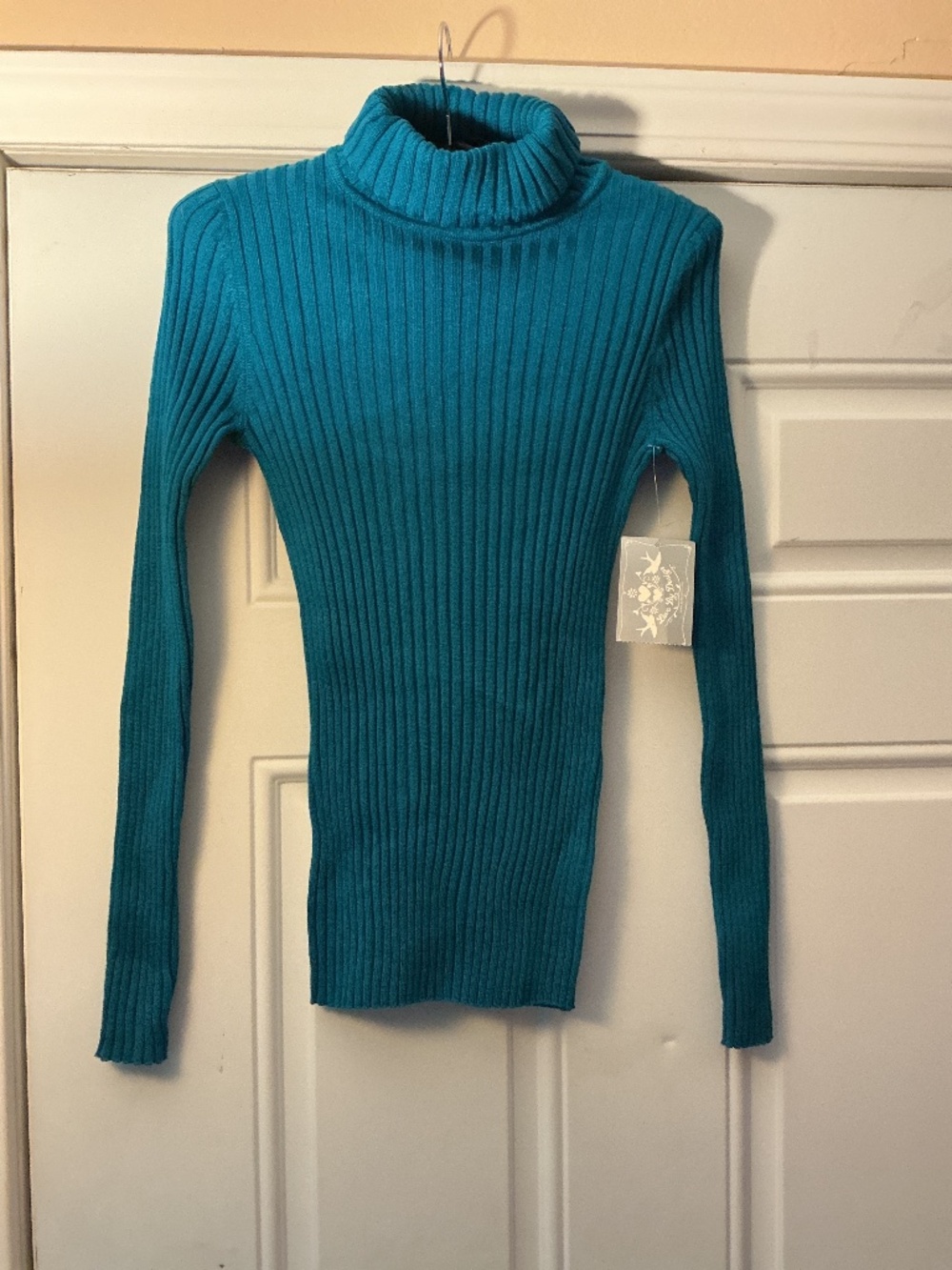 NEW Women’s LOVE BY DESIGN Ribbed Turtleneck Sweater Long Sleeve Size M